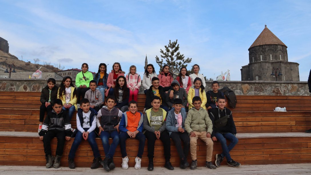 Melikköy Ortaokulu Öğrencilerinin Kars Gezisi